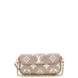 Ivy Wallet on Chain Bicolor Monogram Empreinte Giant