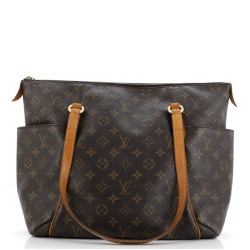 Totally Handbag Monogram Canvas MM
