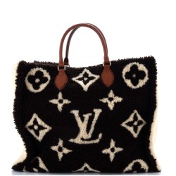 OnTheGo Tote Monogram Giant Teddy Fleece GM