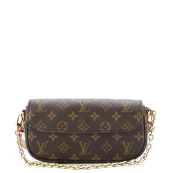 Ivy Wallet on Chain Monogram Canvas